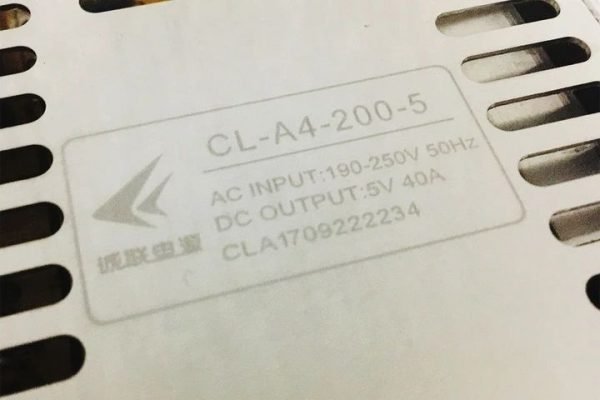 CL A-200-5 5V40A 200W लो प्रोफाइल एलईडी पावर प्रदर्शित करता है